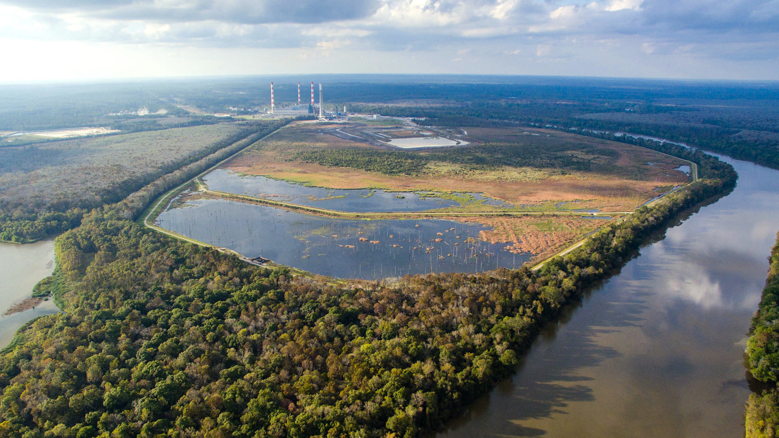 photo of As Enforcement Lags, Toxic Coal Ash Keeps Polluting U.S. Water image