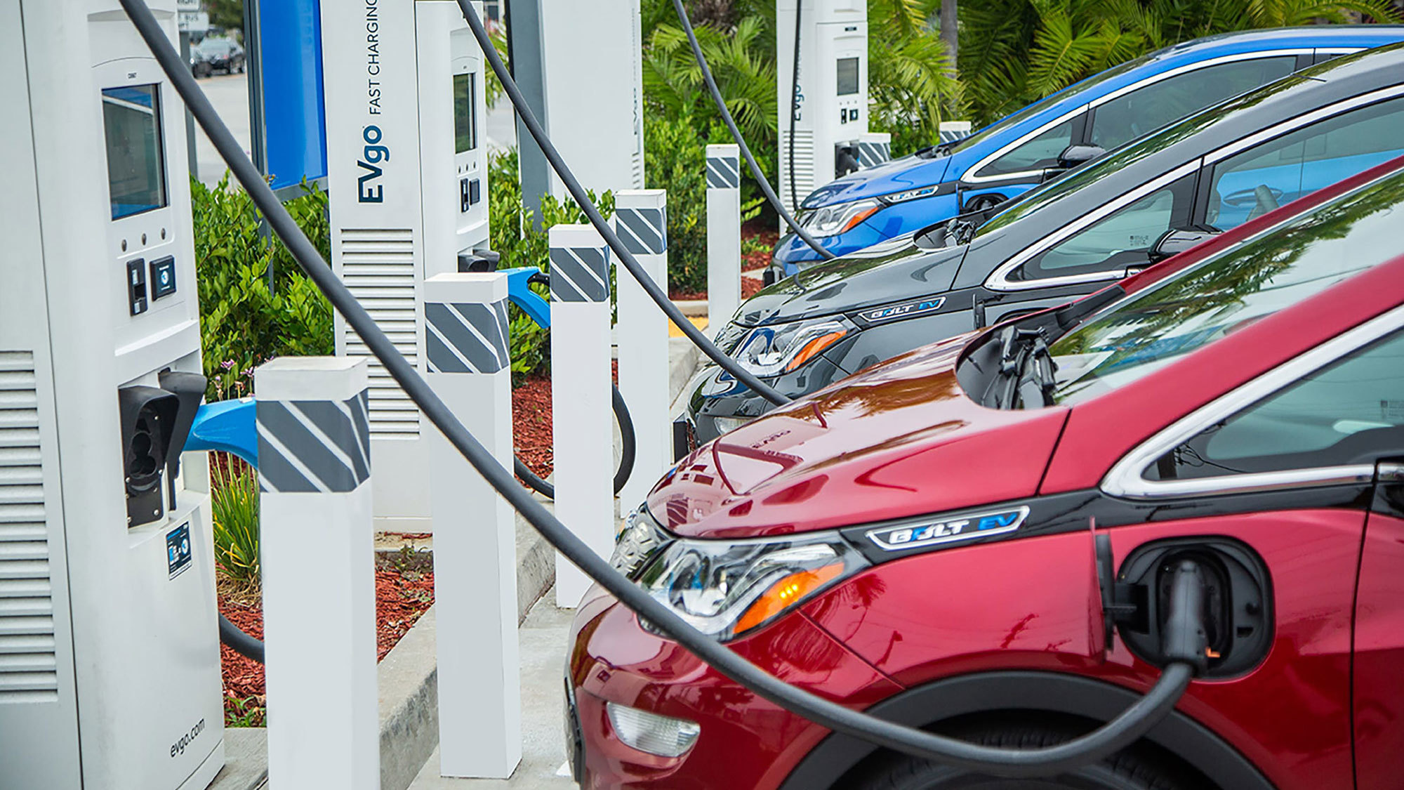 EV Turning Point: Momentum Builds for U.S. Electric Vehicle