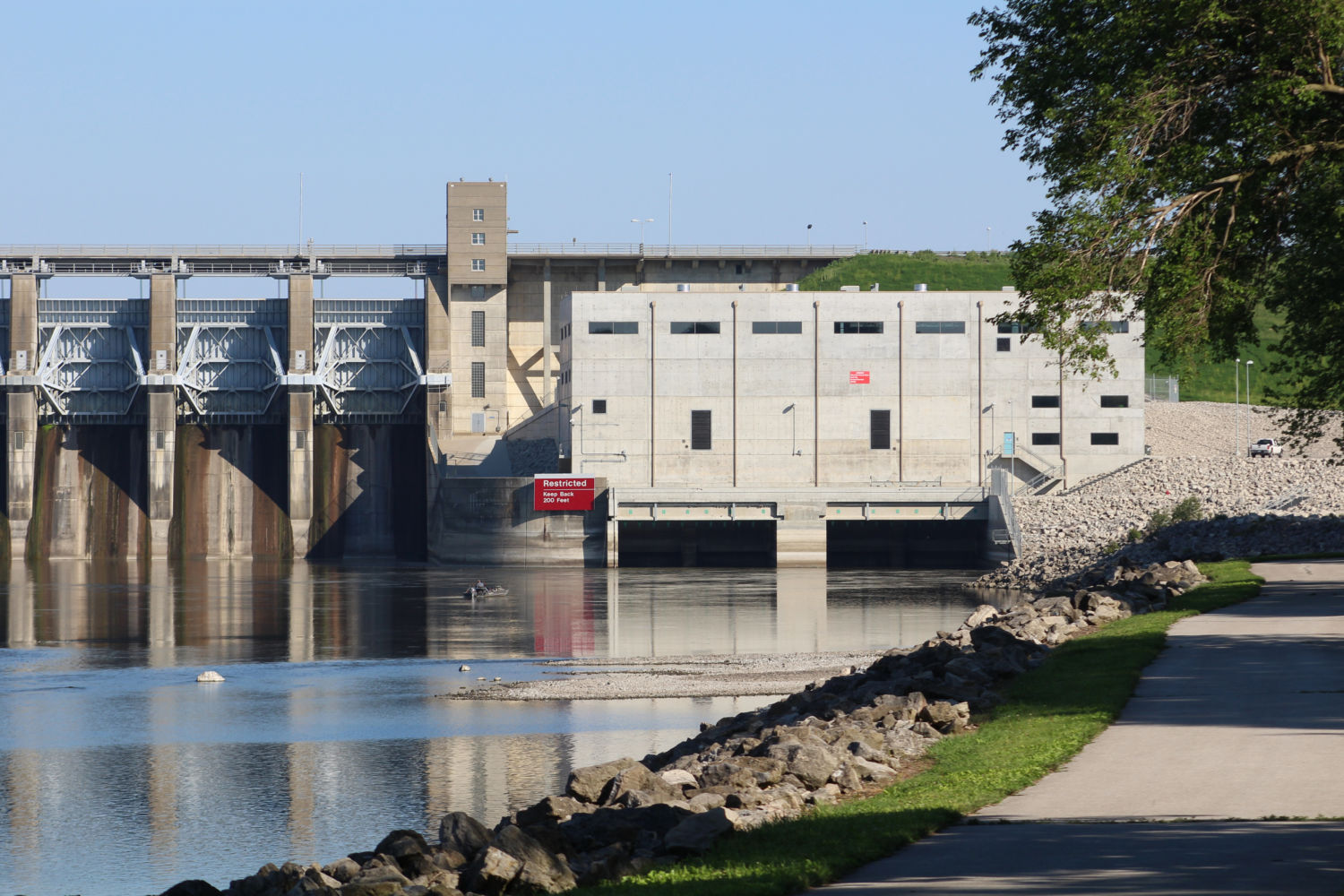 Can Retrofitting Dams for Hydro Provide a Green Energy Boost? Yale E360