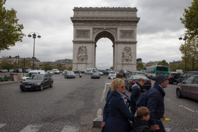 Worsening traffic within Paris, such as near the Arc de Triomphe, has led to an increase in smog pollution in recent years. 