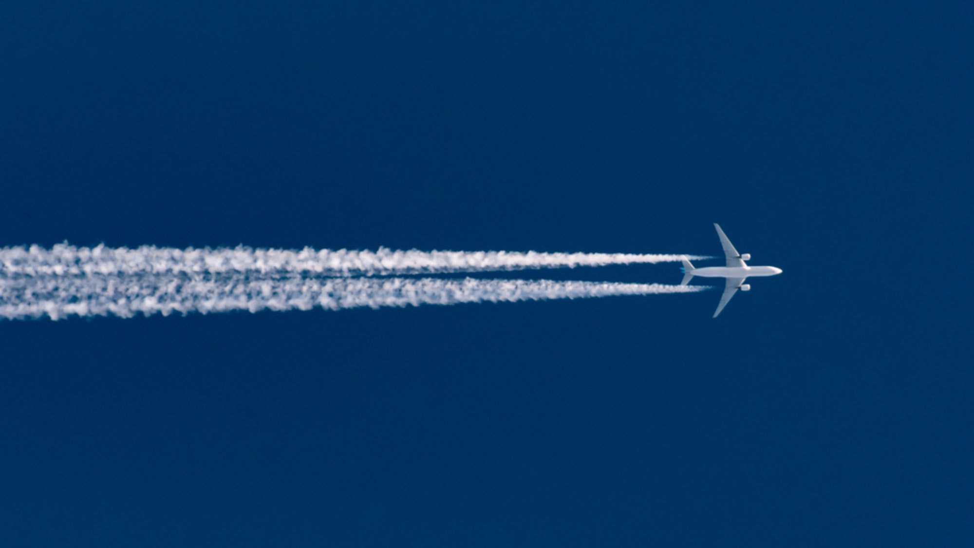 How Airplane Contrails Are Helping Make the Planet Warmer - Yale E360